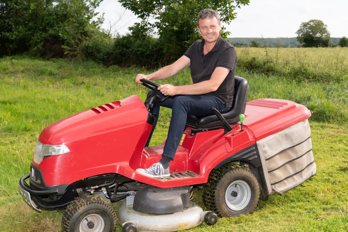 Jaki traktorek kosiarka do ogrodu? Kompletny poradnik doboru, marek i modeli 2024/2025